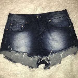 Trendy jean shorts !